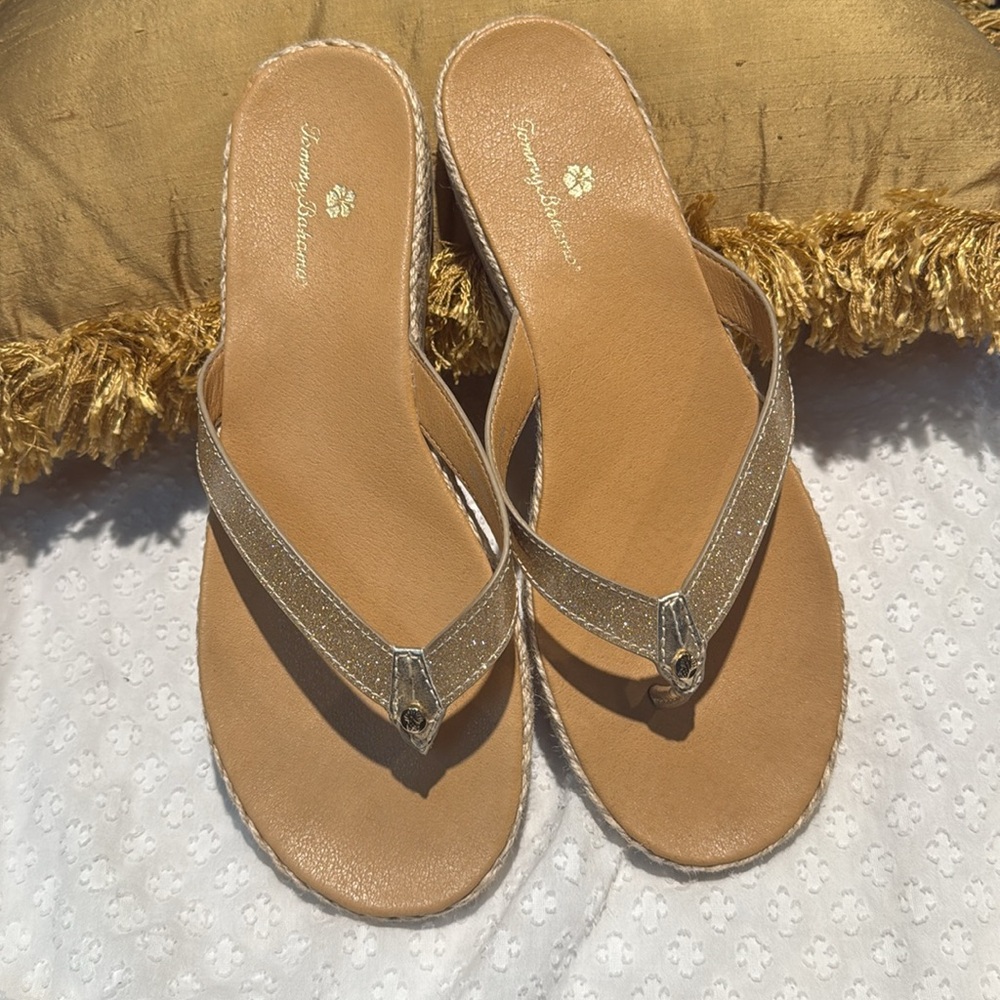 Tommy Bahama Thomas Gold Glitter Thong Logo Sandals
